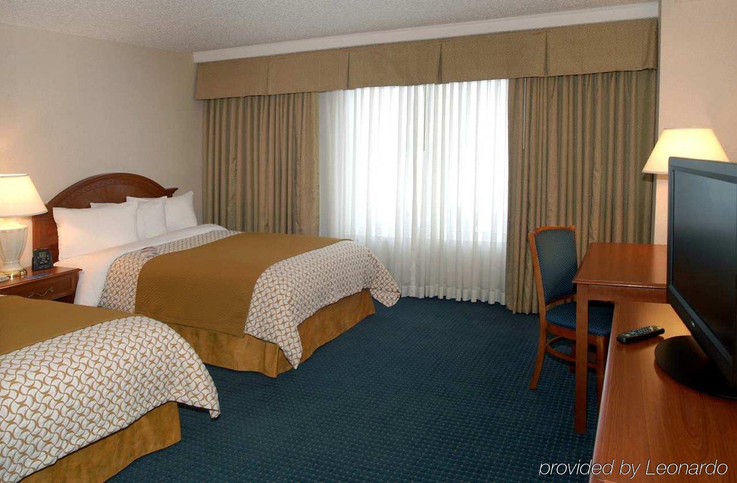 Embassy Suites By Hilton Cleveland Rockside Independence Phòng bức ảnh