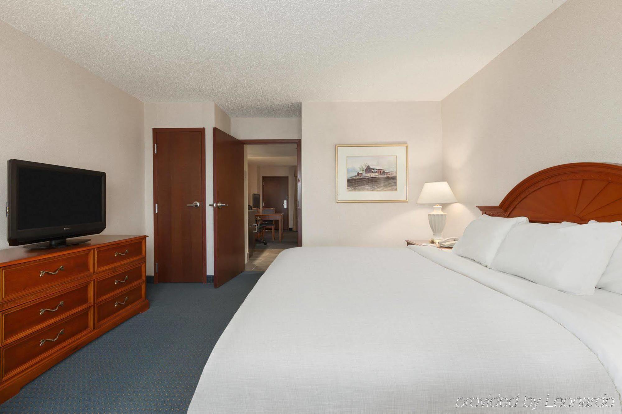 Embassy Suites By Hilton Cleveland Rockside Independence Phòng bức ảnh